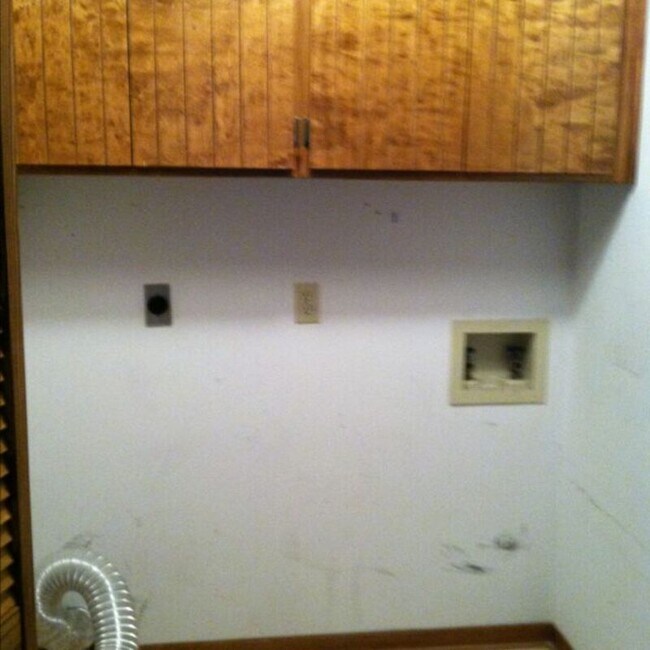 Building Photo - 5A Colquitt Circle