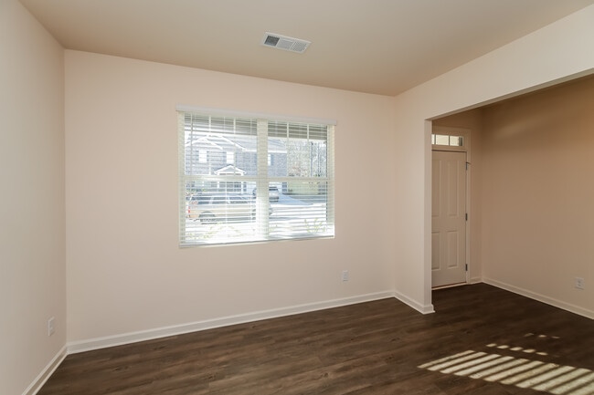 Foto del edificio - 352 Springer Pkwy