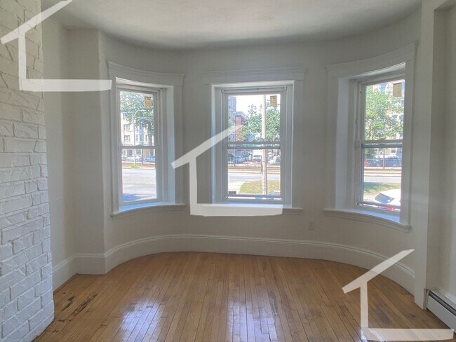 Building Photo - Unique 'metal-object' in the living room. For you 9/1/26!