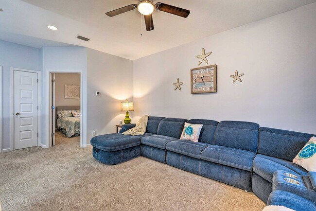 Building Photo - 3723 Tiki Dr