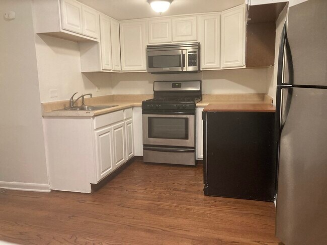 Foto del edificio - 665 W Roscoe St