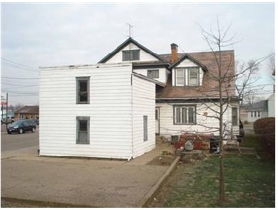 Building Photo - 102 E Iron Ave