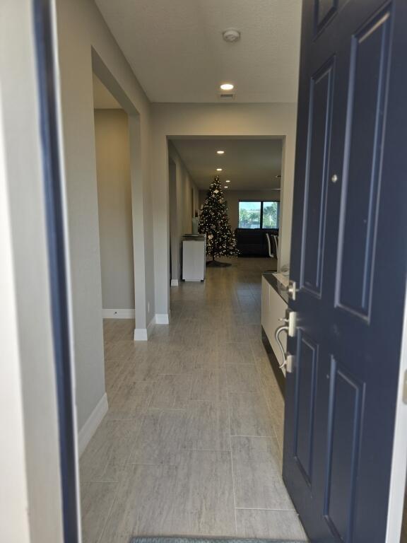 Foto del edificio - 527 SE Vallarta Dr