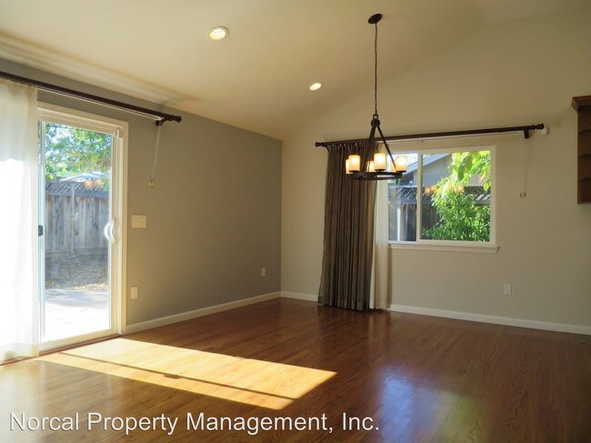 Building Photo - 3 br, 2 bath House - 2416 Dolphin Dr