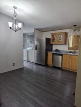 Building Photo - 1271 Main St