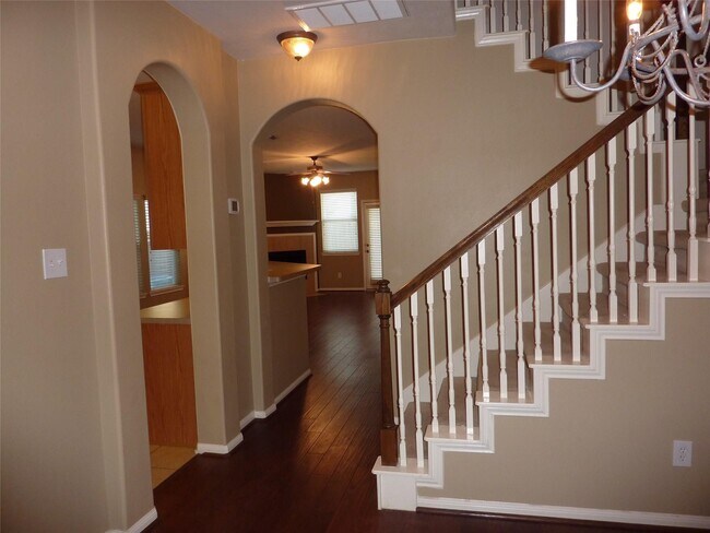 Building Photo - 14543 Bergenia Dr