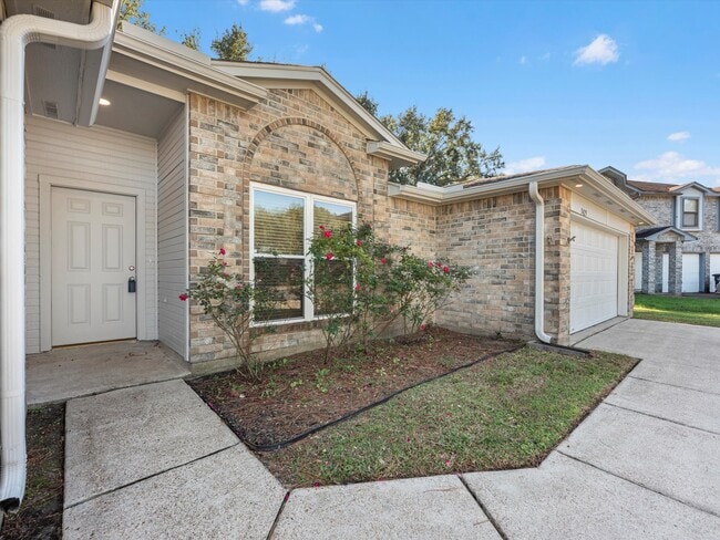 Building Photo - 5425 Yale Dr