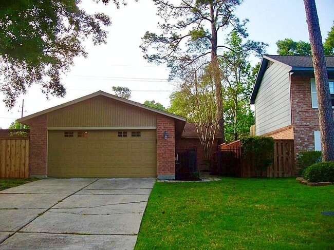 Building Photo - 8603 Pine Shores Dr