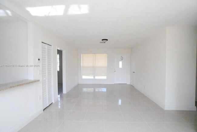 Foto del edificio - 3110 SW 33rd Ave