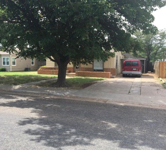 Building Photo - 3 bedroom