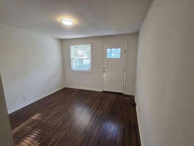 Foto del edificio - 419 Kinsey Blvd