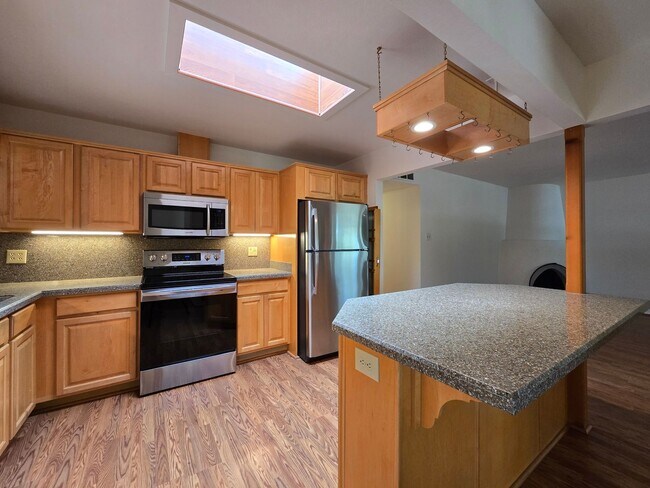 Foto del edificio - 112 Calle Palomita