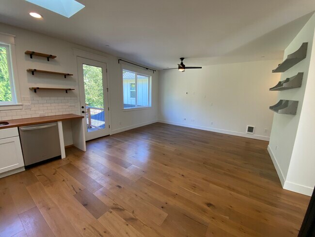 Foto del edificio - 10216 428th Ave SE