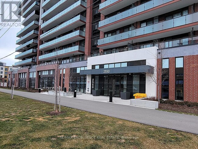 Photo du bâtiment - 2550-2550 Simcoe St N