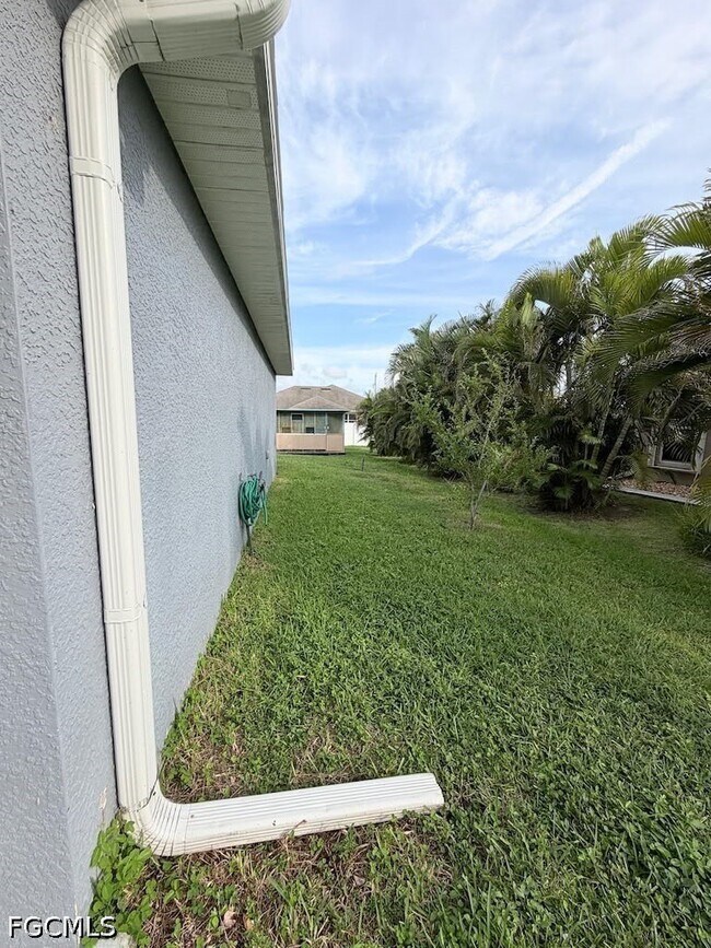 Building Photo - 2020 NW 16th Terrace