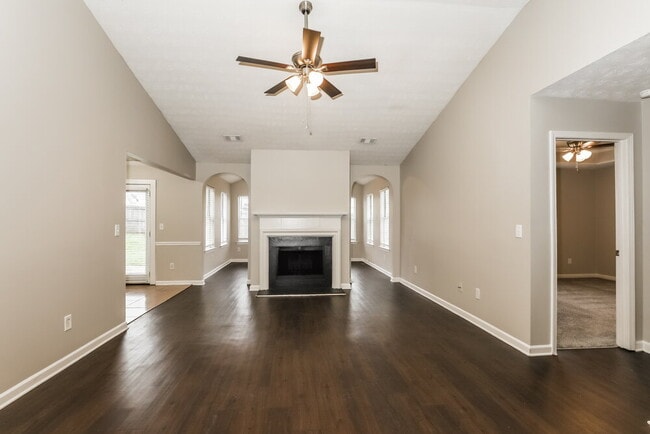 Building Photo - 5280 Yellow Pine Dr