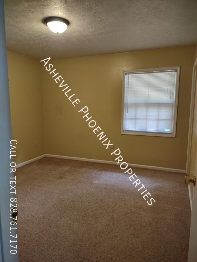 Building Photo - 17 Brookcliff Drive