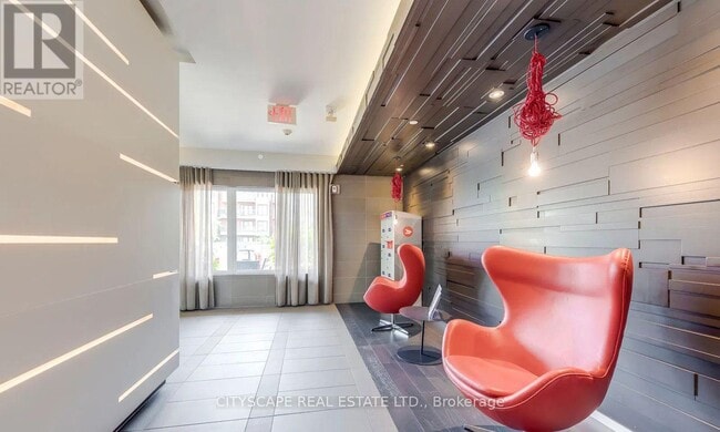 Photo du bâtiment - 5035 Harvard Rd