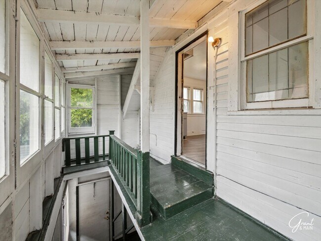 Foto del edificio - 14702 Winthrop St