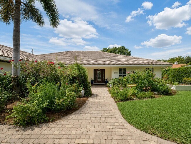 Foto del edificio - 2908 Banyan Blvd Cir NW