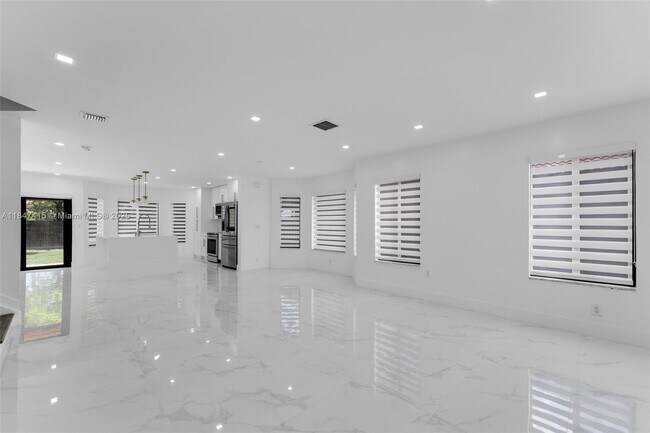 Building Photo - 12403 SW 140th St