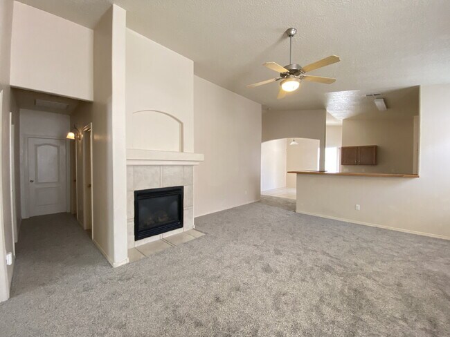 Building Photo - Spacious 3BR w/Office in the Cabezon Subdivion