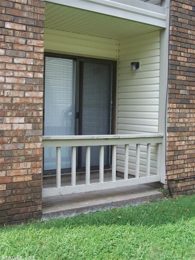 Building Photo - 101 Pine Forest Dr