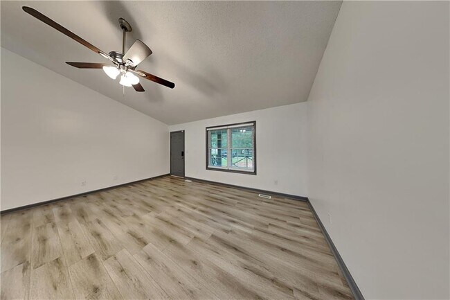 Building Photo - 5406 Jamestowne Dr