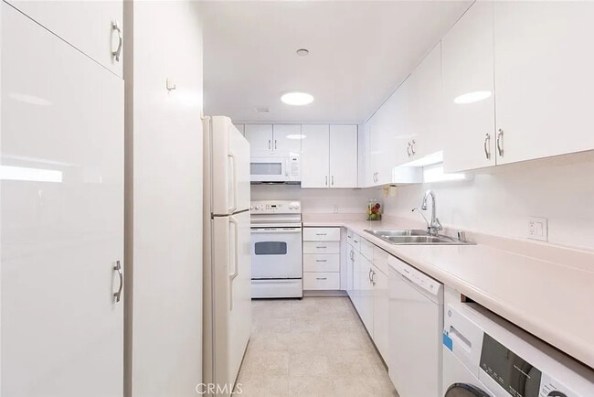 Foto del edificio - 1155 N Brand Blvd