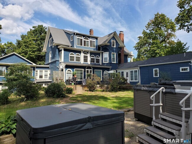 Foto del edificio - 887 Hanover Rd