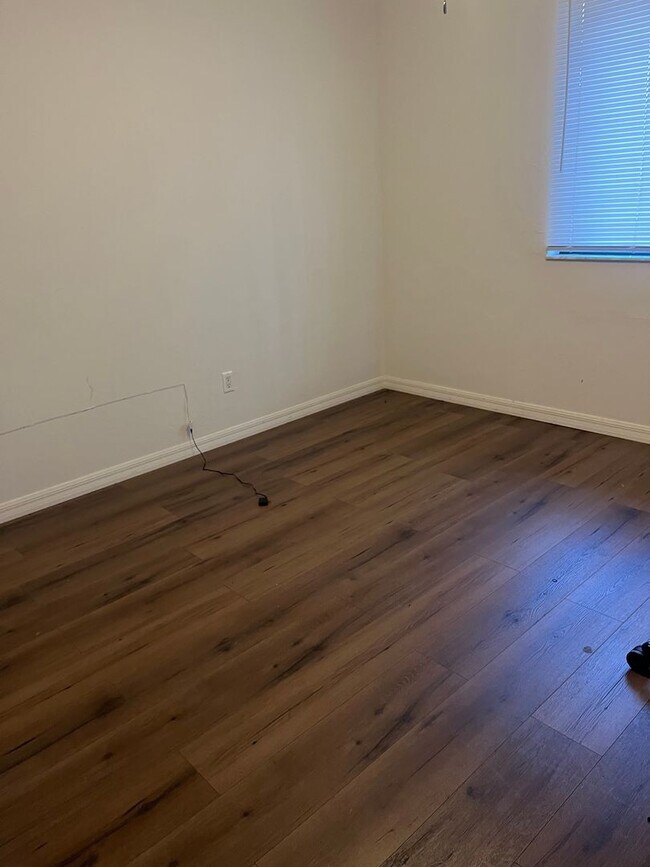 Foto del edificio - 2bed/2bath Townhome in Quiet Neighborhood