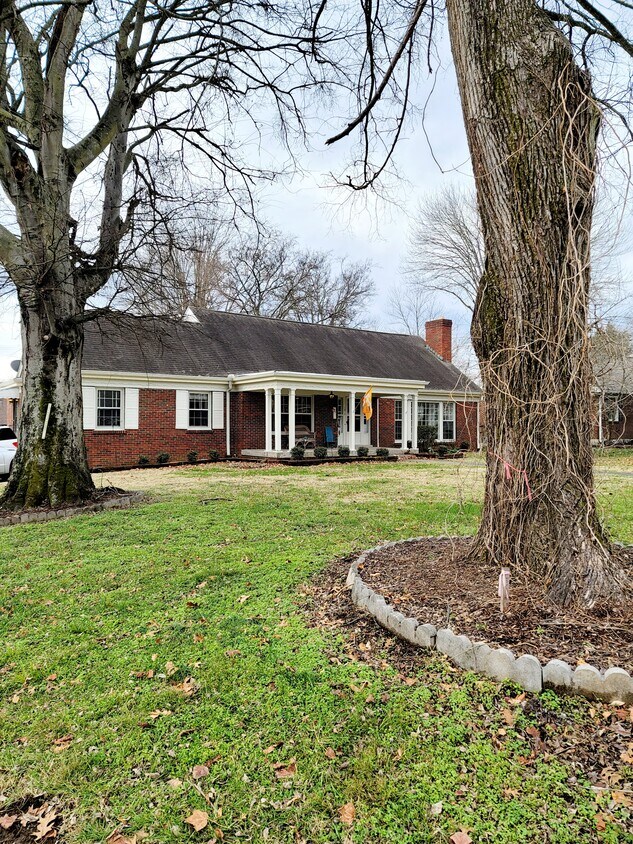 Primary Photo - 1512 Eastland Ave