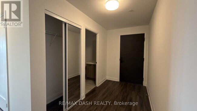 Building Photo - 20 Soudan Ave