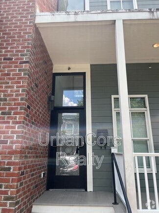 Building Photo - 320 N 32nd St