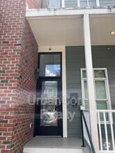 Building Photo - 320 N 32nd St