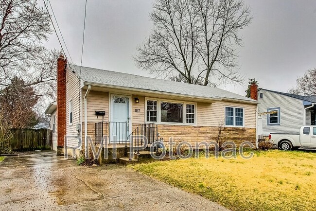 Building Photo - 1117 Grandin Ave