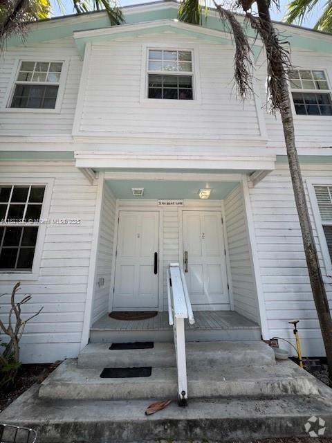 Building Photo - 2 Nassau Ln