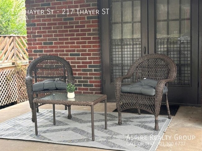 Foto del edificio - 217 Thayer St