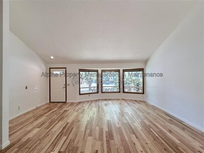 Building Photo - 7066 SW 156th Ave