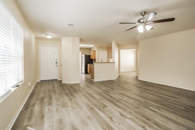 Building Photo - 16114 Pin Oak Ridge St