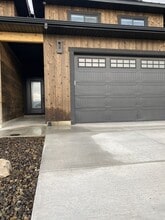 Building Photo - 677 Stone Peak Lp