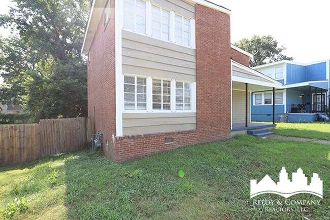 Photo - 1078 N Evergreen St Townhome