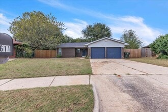 Building Photo - 1611 Briarcliff Ct