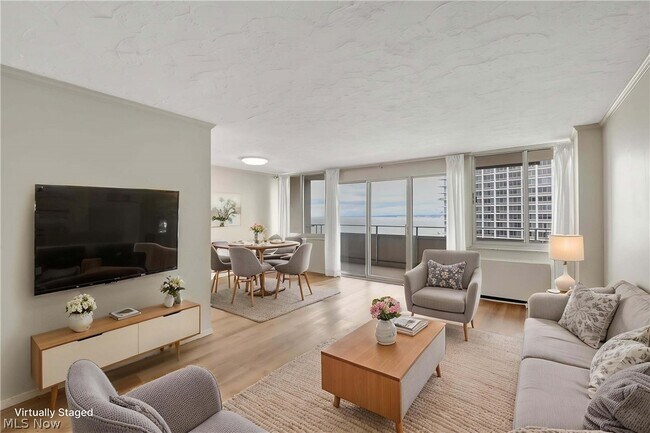 Foto del edificio - 12900 Lake Ave