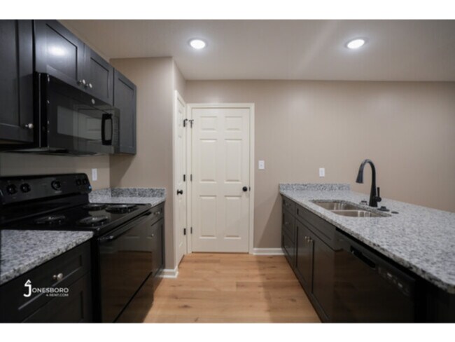 Building Photo - 3422 Quail Ridge Rd