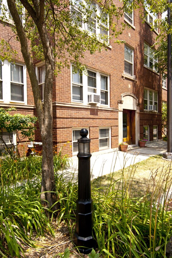 Building Photo - Pleasant Circle North