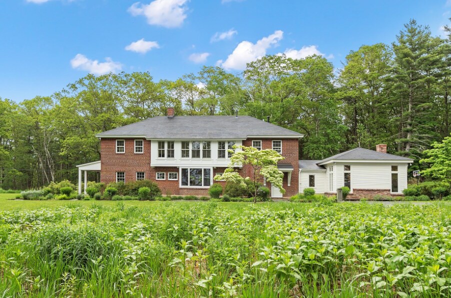 Primary Photo - 229 Fairhaven Hill Rd