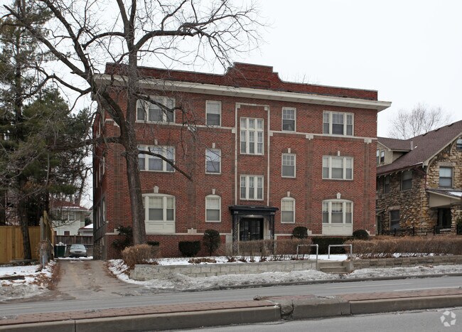 Foto principal - 3708-3710 Summit St