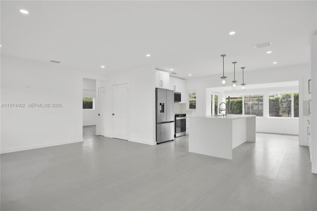 Building Photo - 7030 SW 58th St