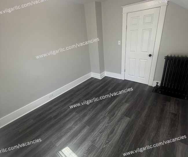 Foto del edificio - For Rent! 4 bedrooms , 2-full bath Home